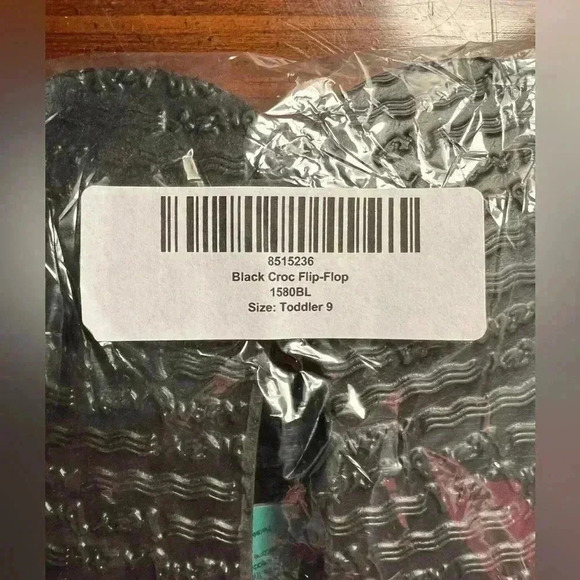 Toddler Size 9 Black Croc Itzy Bitzy Flip Flops - Picture 5 of 5